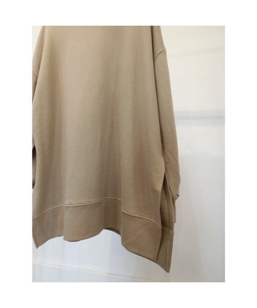 ulu（ウル）の「Side slit oversized pullover（スウェット・レディース・ライトオリーブ・FREE）」の5枚目の写真