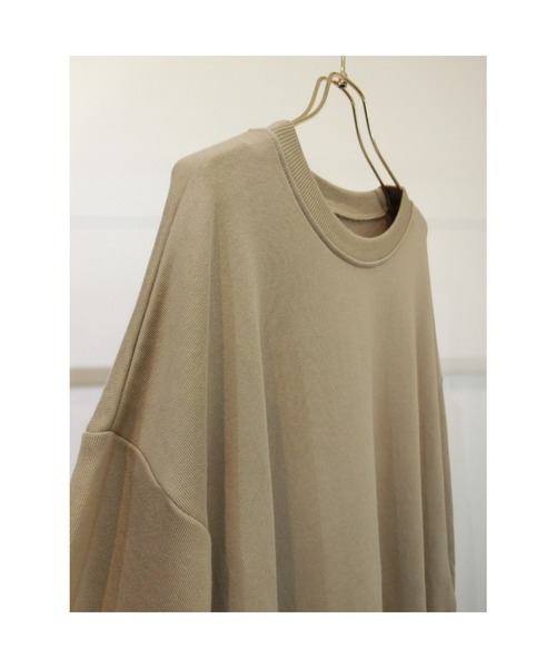 ulu（ウル）の「Side slit oversized pullover（スウェット・レディース・ライトオリーブ・FREE）」の8枚目の写真