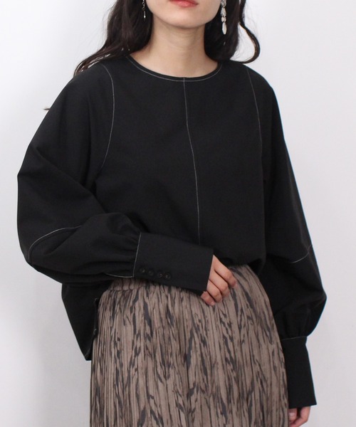 LOUISE ODIER(ルイーズオディール)の「配色ステッチ使いブラウス(シャツ/ブラウス・レディース・ホワイト/ブラック/ブラウン/ブルー・MEDIUM)」の4枚目の写真