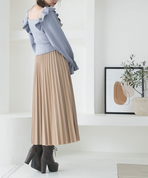 Newlyme(ニューリーミー)の「ボリュームフリルスクエアネックニットトップス(ニット/セーター・レディース・ブラック/ブルー/アイボリー/グレイッシュベージュ/モカ・LARGE/X-LARGE/MEDIUM)」の22枚目の写真