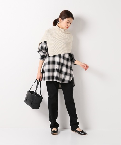 IENA（イエナ）の「ウォッシャブルラクーンMIX スヌード（ネックウォーマー/スヌード・レディース・チャコールグレー/アイボリー/ベージュ・FREE）」の6枚目の写真