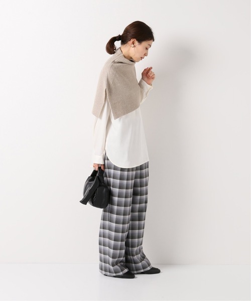 IENA（イエナ）の「ウォッシャブルラクーンMIX スヌード（ネックウォーマー/スヌード・レディース・チャコールグレー/アイボリー/ベージュ・FREE）」の9枚目の写真