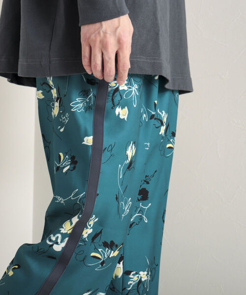 GLOSTER（グロスター）の「【GLOSTER/グロスター】Longchamp ヴィンテージプリント イージーパンツ フレアパンツ（その他パンツ・メンズ・ブラック系その他4/ベージュ系その他3/グリーン系その他2・MEDIUM/LARGE）」の9枚目の写真