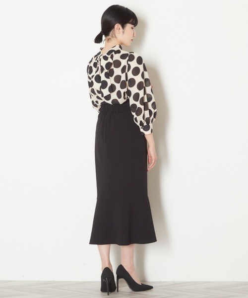 Tiara（ティアラ）の「ビッグドットプリントバックリボン