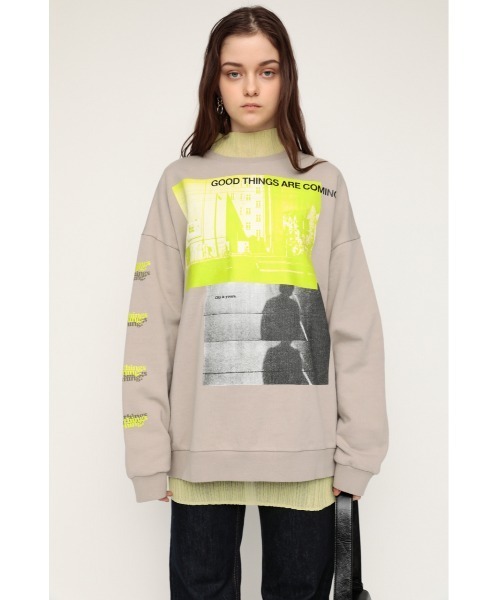 SLY（スライ）の「2 COLOR PHOTO SW/２カラーフォトスウェット（スウェット・レディース・ブラック/ホワイト/グレー・FREE）」の5枚目の写真