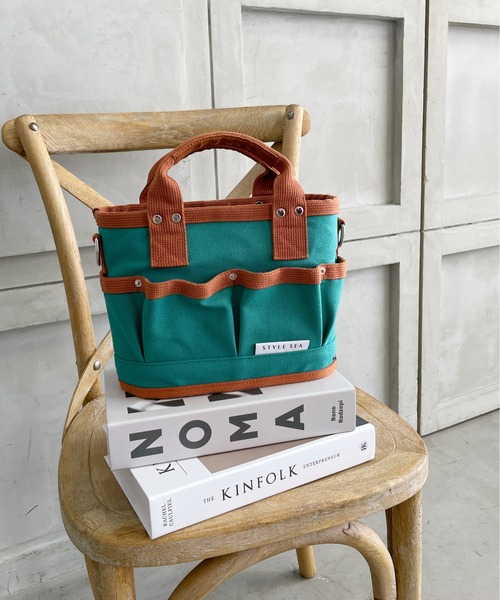 StyleSea(スタイルシー)の「ミニ2wayキャンバスショルダーバッグ(ポーチ付)(トートバッグ・レディース・ホワイト×ピンク/ブラック/ホワイト×パープル/ホワイト×グリーン/キャメル/ピンク/グリーン/ブラウン/ホワイト×ブラック/ホワイト×ホワイト/ホワイト×ブルー/ネイビー/ベージュ・FREE)」の10枚目の写真