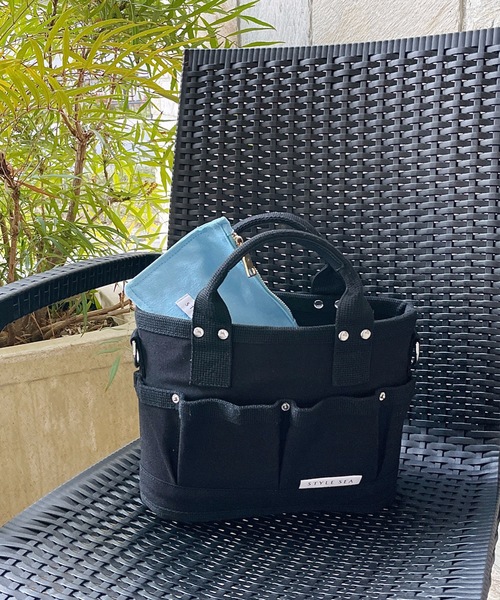 StyleSea(スタイルシー)の「ミニ2wayキャンバスショルダーバッグ(ポーチ付)(トートバッグ・レディース・ホワイト×ピンク/ブラック/ホワイト×パープル/ホワイト×グリーン/キャメル/ピンク/グリーン/ブラウン/ホワイト×ブラック/ホワイト×ホワイト/ホワイト×ブルー/ネイビー/ベージュ・FREE)」の8枚目の写真