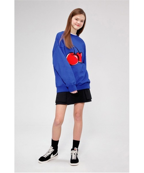 KIRSH（キルシー）の「【日本限定】KIRSH BIG CHERRY SWEAT SHIRT JAPAN LIMITED ビッグチェリー スウェット トレーナー《コバルトブルー》（スウェット・レディース・ブルー・ONE SIZE）」の5枚目の写真