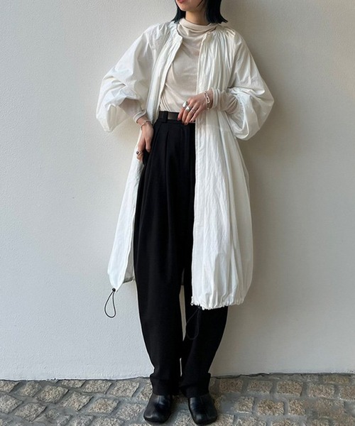 TODAYFUL(トゥデイフル)の「【TODAYFUL/トゥデイフル】ライトギャザーコート(その他アウター・レディース・ホワイト/ブラック・36)」の14枚目の写真