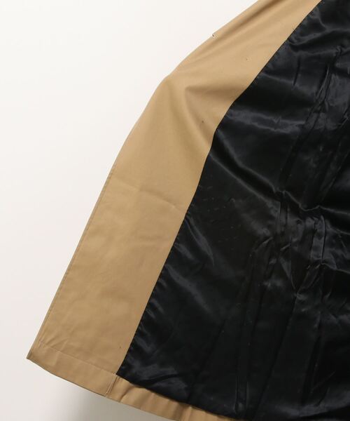 A BATHING APE(アベイシングエイプ)の「BPY EMBROIDERED CUTOUT TRENCH(トレンチコート・レディース・ベージュ・X-SMALL)」の4枚目の写真