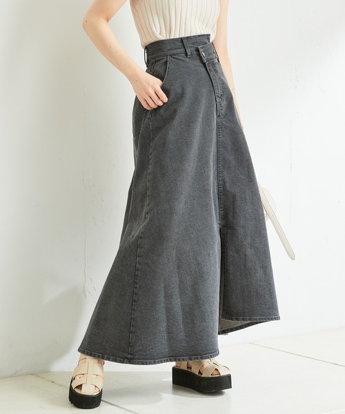 Chico(チコ)の「アシメフロントデニムフレアスカート(スカート・レディース・ホワイト/ブラック/ブルー・MEDIUM/SMALL)」の4枚目の写真