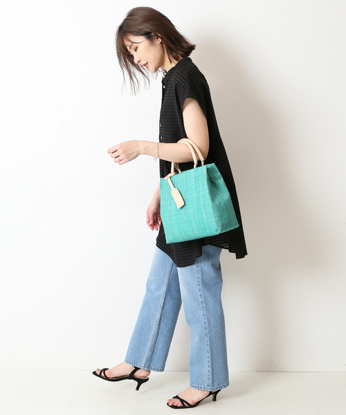 SLOBE IENA(スローブイエナ)の「ノースリーブチュニックブラウス(シャツ/ブラウス・レディース・ブラック/サックスブルー・FREE)」の12枚目の写真
