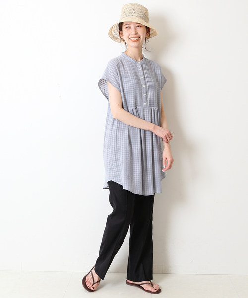 SLOBE IENA(スローブイエナ)の「ノースリーブチュニックブラウス(シャツ/ブラウス・レディース・ブラック/サックスブルー・FREE)」の18枚目の写真