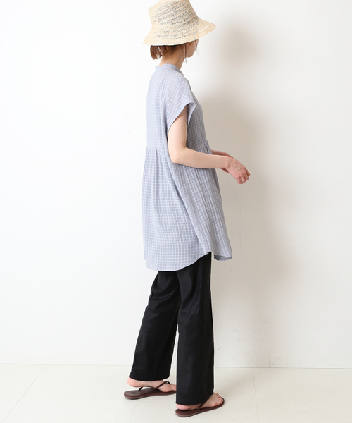 SLOBE IENA(スローブイエナ)の「ノースリーブチュニックブラウス(シャツ/ブラウス・レディース・ブラック/サックスブルー・FREE)」の19枚目の写真