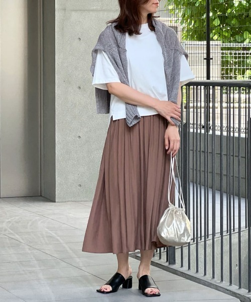 RIVE DROITE（リヴドロワ）の「セミフレアースリーブカットソー（Tシャツ/カットソー・レディース・オフホワイト/ブラック/キャメル・FREE）」の7枚目の写真