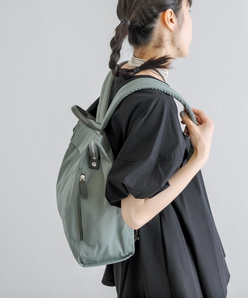 ear PAPILLONNER（イアパピヨネ）の「撥水フロントジップ