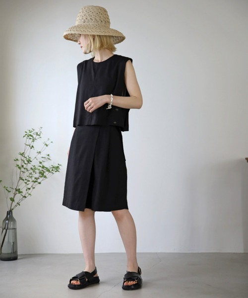 UNFIELD(アンフィールド)の「【UNFIELD】麻混ベスト(ベスト・レディース・ブラック/ベージュ・FREE)」の1枚目の写真