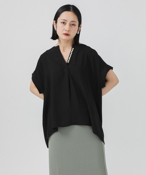 Dignite collier(ディニテコリエ)の「Dignite collier パール付切替ブラウス(シャツ/ブラウス・レディース・ホワイト/ブラック・FREE)」の4枚目の写真