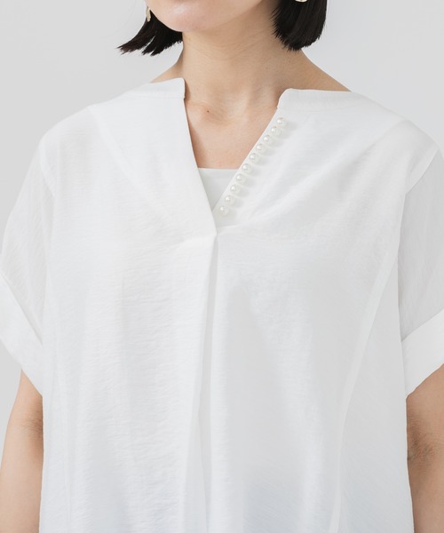 Dignite collier(ディニテコリエ)の「Dignite collier パール付切替ブラウス(シャツ/ブラウス・レディース・ホワイト/ブラック・FREE)」の6枚目の写真