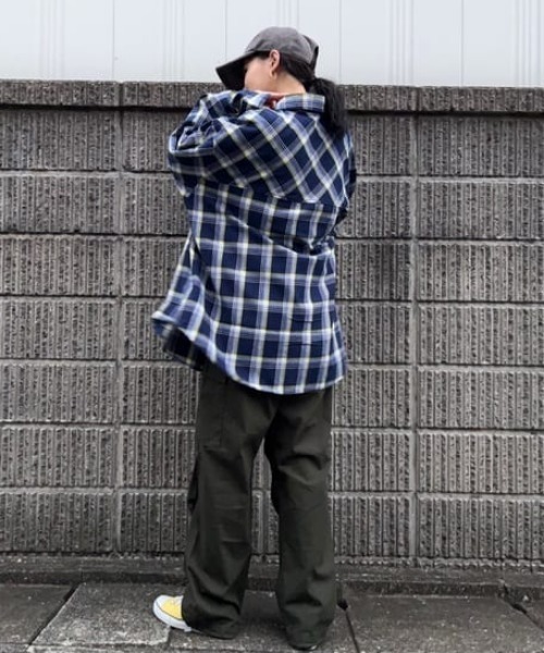 RODEO CROWNS WIDE BOWL（ロデオクラウンズワイドボウル）の「ルーズチェックシャツ（シャツ/ブラウス・レディース・ベージュ系その他/オレンジ系その他/グリーン系その他/ブルー系その他3・FREE）」の10枚目の写真