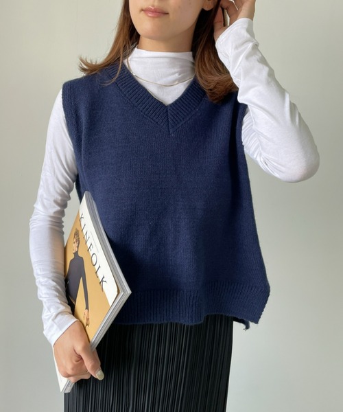 CLEA（クレア）の「バックレイヤードニットベスト（ベスト・レディース・ブラック/ネイビー/オリーブ/アイボリー/ナチュラル・FREE）」の5枚目の写真