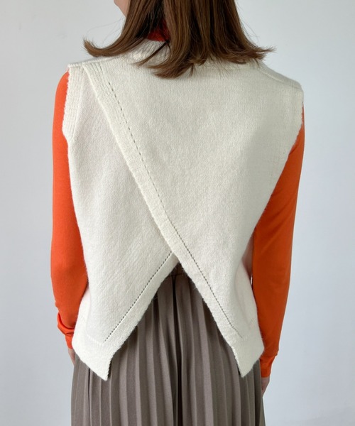 CLEA（クレア）の「バックレイヤードニットベスト（ベスト・レディース・ブラック/ネイビー/オリーブ/アイボリー/ナチュラル・FREE）」の9枚目の写真