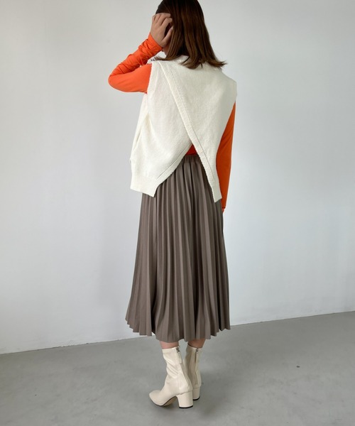 CLEA（クレア）の「バックレイヤードニットベスト（ベスト・レディース・ブラック/ネイビー/オリーブ/アイボリー/ナチュラル・FREE）」の13枚目の写真