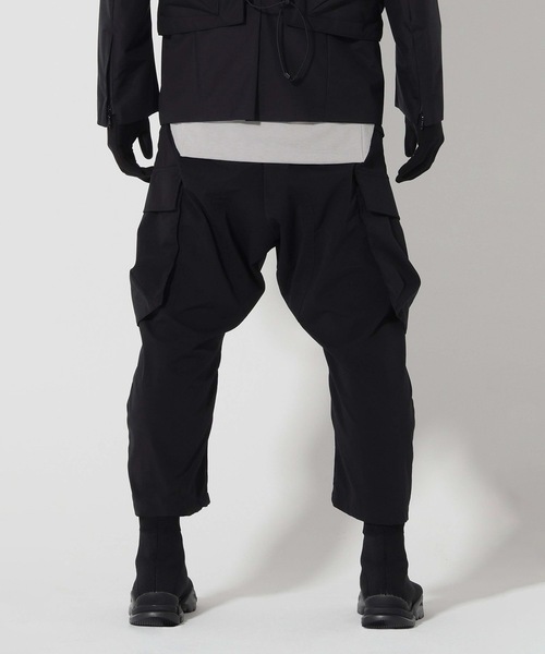 CIVILIZED（シヴィライズド）の「ANKLE CUT LOOSE CARGO PANTS（カーゴパンツ・メンズ・ブラック・2）」の11枚目の写真