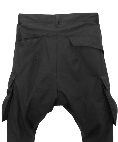 CIVILIZED（シヴィライズド）の「ANKLE CUT LOOSE CARGO PANTS（カーゴパンツ・メンズ・ブラック・2）」の6枚目の写真