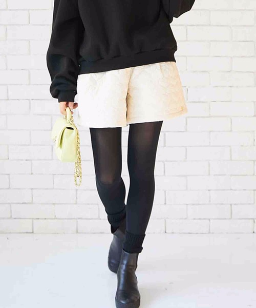 M y u（ミュー）の「美脚 　キルティングショートパンツ 【選べる2丈展開】（その他パンツ・レディース・チャコールグレー/ブラック/グレイッシュベージュ/カーキ/ブラック系2/カーキ系2/ホワイト系4/ブラック系3/ホワイト系3/ホワイト系2/ホワイト・FREE）」の4枚目の写真