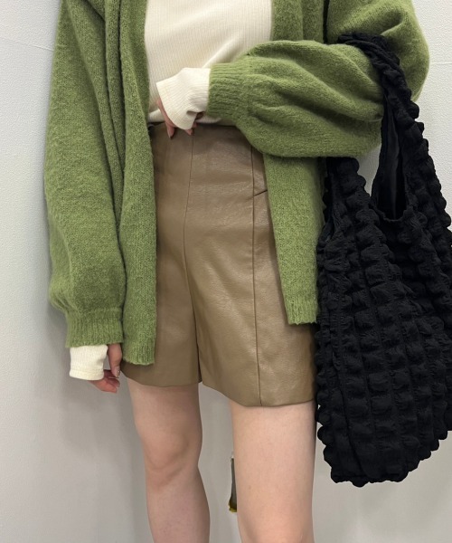 nemne store（ネンネストア）の「【低身長用サイズあり】フェイクレザーショートパンツ（その他パンツ・レディース・ブラック/ブラウン/ベージュ・SMALL/MEDIUM）」の11枚目の写真