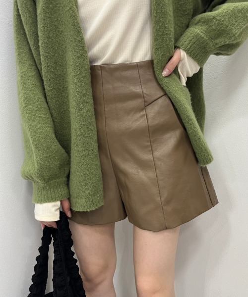 nemne store（ネンネストア）の「【低身長用サイズあり】フェイクレザーショートパンツ（その他パンツ・レディース・ブラック/ブラウン/ベージュ・SMALL/MEDIUM）」の13枚目の写真