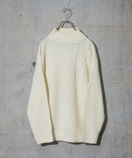 JOHN'S CLOSET(ジョンズクローゼット)の「【50】ケーブル切り替え ボトルネックニット(ニット/セーター・メンズ・ホワイト/グリーン/ベージュ/ブラック/グレー・MEDIUM/LARGE)」の1枚目の写真
