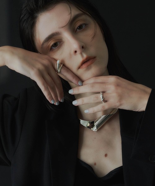 loni(ロニ)の「【金属アレルギー対応】bud pearl ring (パールデザインリング)(リング・レディース・シルバー/ゴールド・#9/#11/#13)」の11枚目の写真
