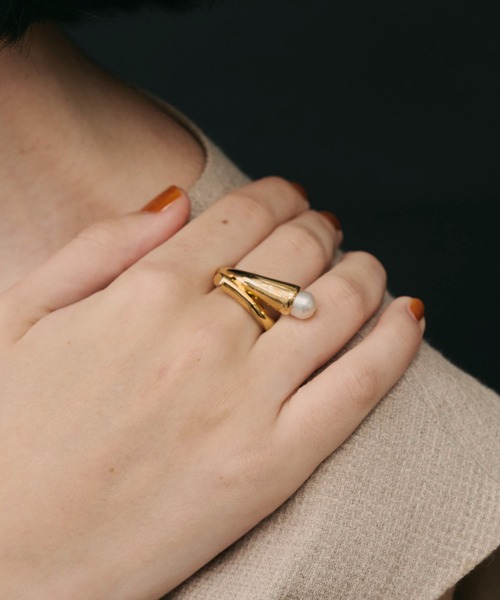 loni(ロニ)の「【金属アレルギー対応】bud pearl ring (パールデザインリング)(リング・レディース・シルバー/ゴールド・#9/#11/#13)」の12枚目の写真