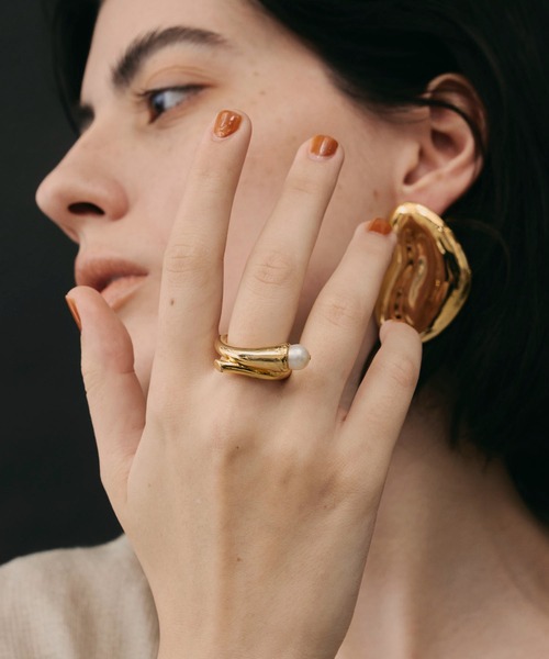 loni(ロニ)の「【金属アレルギー対応】bud pearl ring (パールデザインリング)(リング・レディース・シルバー/ゴールド・#9/#11/#13)」の13枚目の写真