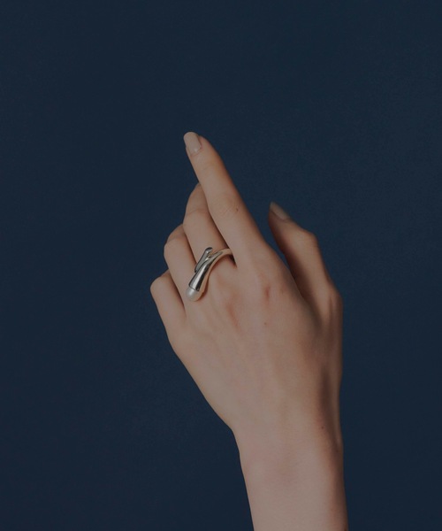 loni(ロニ)の「【金属アレルギー対応】bud pearl ring (パールデザインリング)(リング・レディース・シルバー/ゴールド・#9/#11/#13)」の15枚目の写真