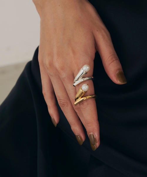 loni(ロニ)の「【金属アレルギー対応】bud pearl ring (パールデザインリング)(リング・レディース・シルバー/ゴールド・#9/#11/#13)」の9枚目の写真