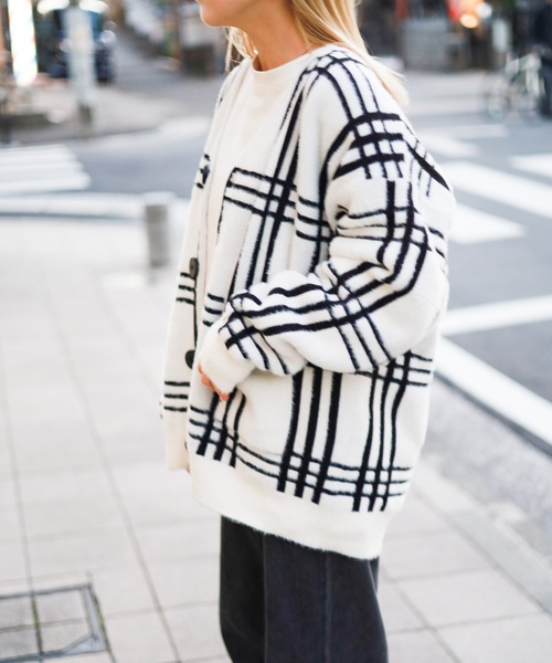 Bling Leads（ブリングリーズ）の「【Bl】【Bling leads】チェックデザインオーバーサイズシャギーカーディガン（カーディガン/ボレロ・レディース・ホワイト/ブラック・FREE）」の4枚目の写真