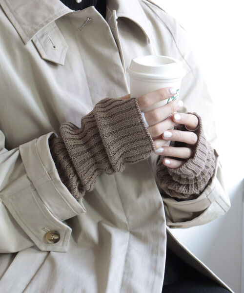 fredy emue（フレディエミュ）の「コットンアームカバー（アームカバー・レディース・ライトグリーン/キナリ/ブラウン・FREE）」の3枚目の写真