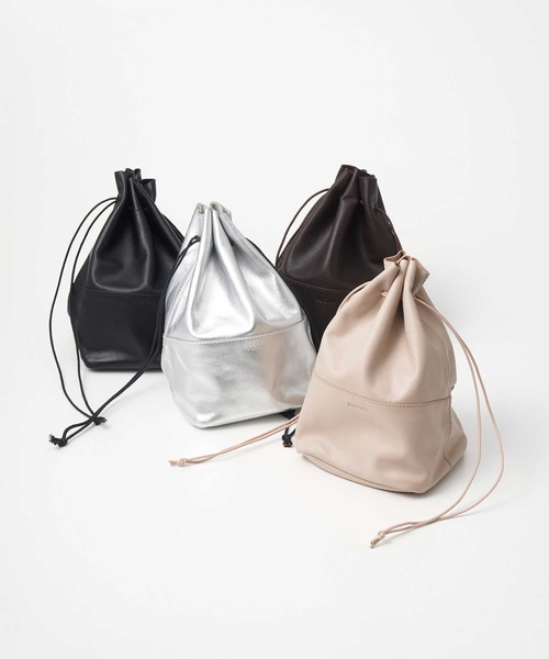 MADULI（マドゥリ）の「MADULI ミニ巾着バッグ（ハンドバッグ・メンズ・ブラック/ダークブラウン/ライトベージュ/シルバー・FREE）」の14枚目の写真