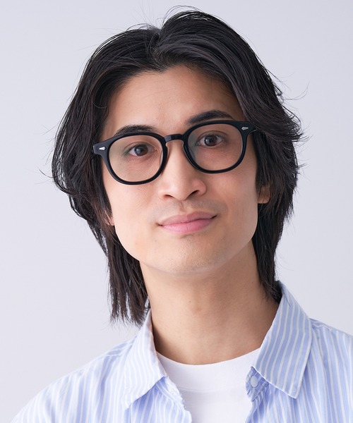 Zoff ゾフ　調光　サングラス　丸みのある太めのウェリントン　ウェリントン Zoff（ゾフ）の「ウェリントン型 調光サングラス｜レンズの色が
