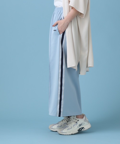 AVIREX（アヴィレックス）の「《WEB&DEPOT限定》TRACK SKIRT/ トラックスカート（スカート・レディース・オリーブ/ブラック/ライトブルー・FREE）」の18枚目の写真