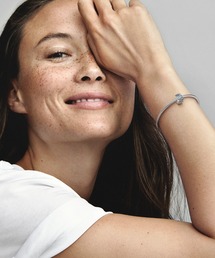 PANDORA（パンドラ）の「フェザー ＆ パヴェ クリップ チャーム