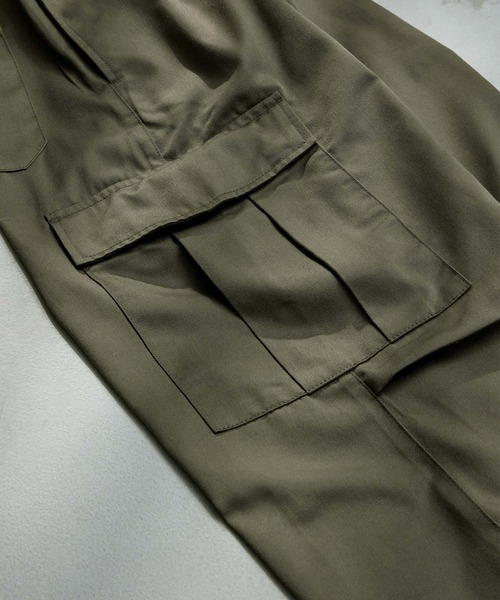 MONO-MART(モノマート)の「タックワイドストレートミリタリーカーゴパンツ(カーゴパンツ・メンズ・ブラック/カーキ/ネイビー/ライトベージュ/アイボリー/ライトグレー/チャコール/ダークブラウン・M/L/S)」の21枚目の写真