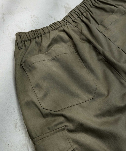 MONO-MART(モノマート)の「タックワイドストレートミリタリーカーゴパンツ(カーゴパンツ・メンズ・ブラック/カーキ/ネイビー/ライトベージュ/アイボリー/ライトグレー/チャコール/ダークブラウン・M/L/S)」の18枚目の写真
