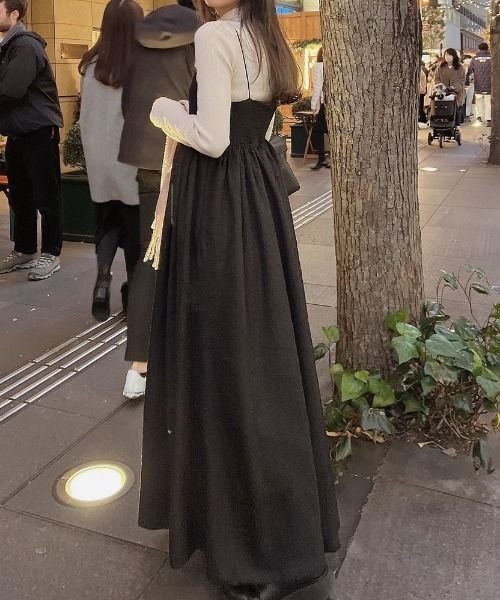 ACYM（アシーム）の「Pin strap volumy dress（ワンピース・レディース・ベージュ/ブラック・FREE）」の13枚目の写真