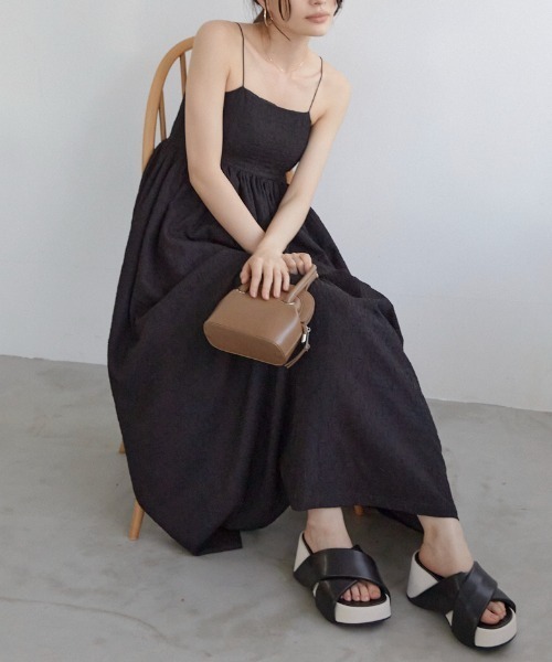 ACYM（アシーム）の「Pin strap volumy dress（ワンピース・レディース・ベージュ/ブラック・FREE）」の16枚目の写真