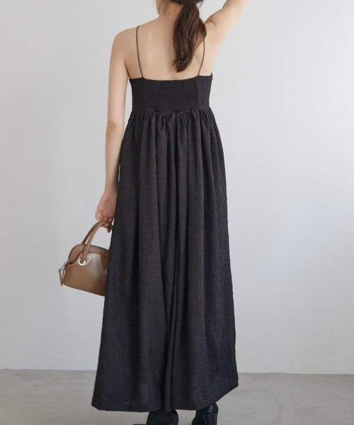 ACYM（アシーム）の「Pin strap volumy dress（ワンピース・レディース・ベージュ/ブラック・FREE）」の10枚目の写真