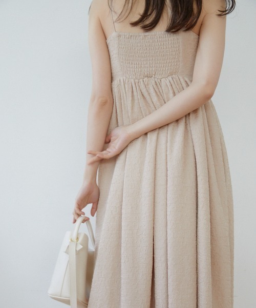 ACYM（アシーム）の「Pin strap volumy dress（ワンピース・レディース・ベージュ/ブラック・FREE）」の8枚目の写真